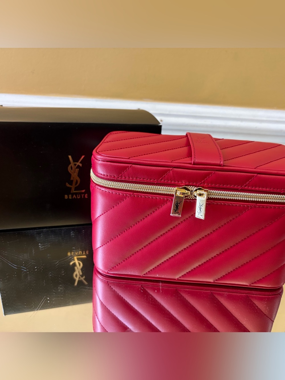 Yves Saint Laurent Quilted Red Leather Cosmetic Case with Gold Hardware - Picture 4 of 9